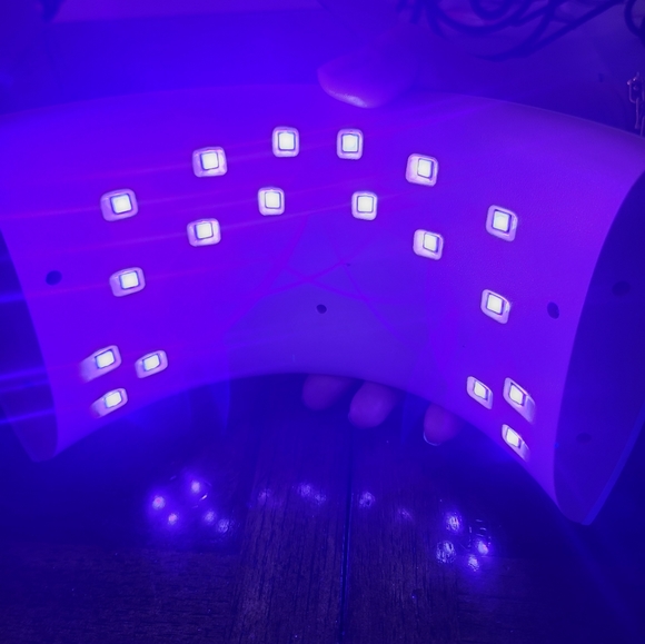SUNUV SUN9S LED/UV lamp Gel Nails - Picture 6 of 7